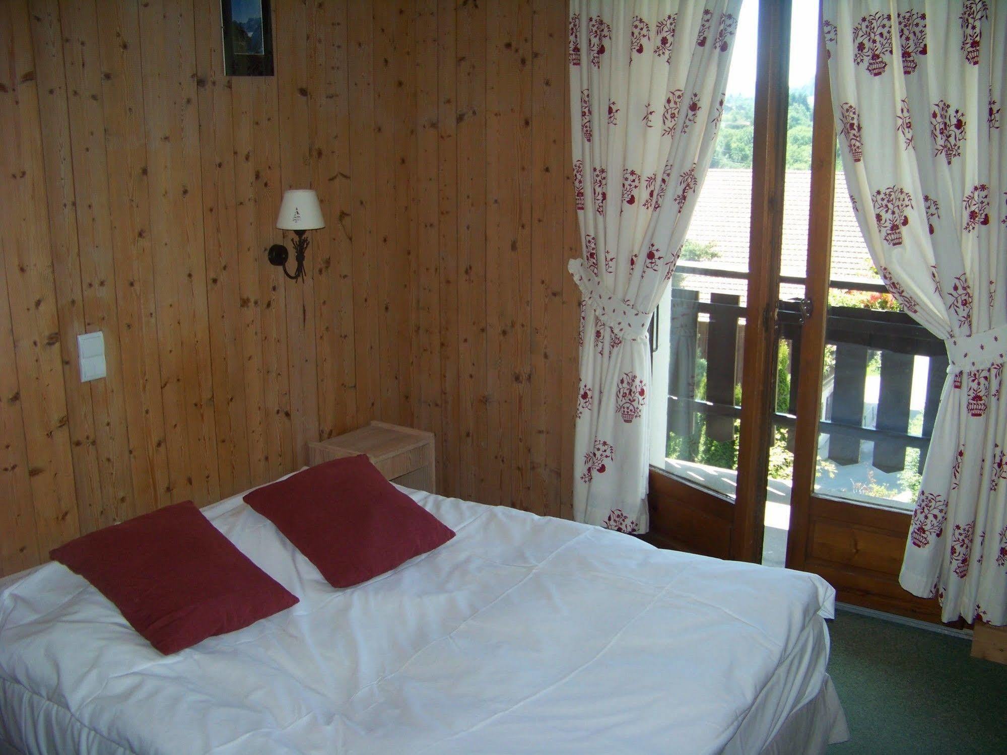 Hotel Le Caprice Des Neiges Комблу Экстерьер фото