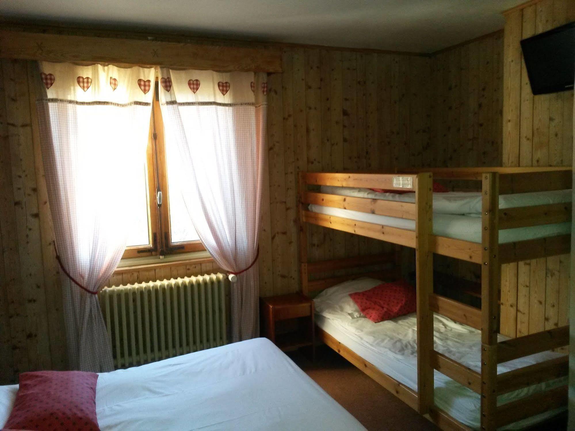 Hotel Le Caprice Des Neiges Комблу Экстерьер фото